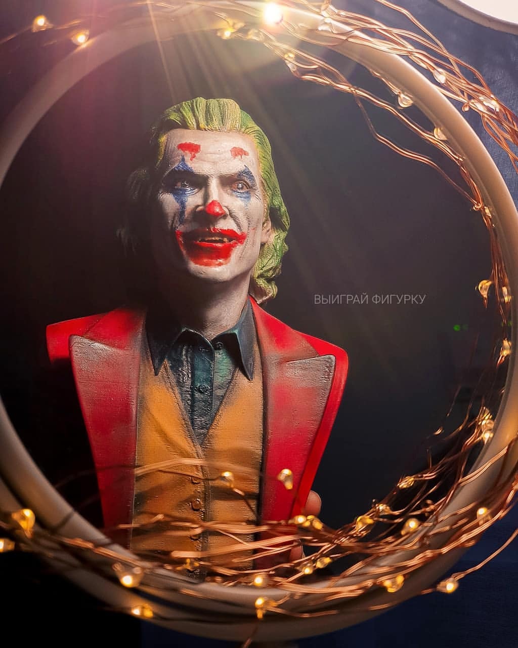 Joker Figurine - Joaquin Phoenix Version (2019) — view 1