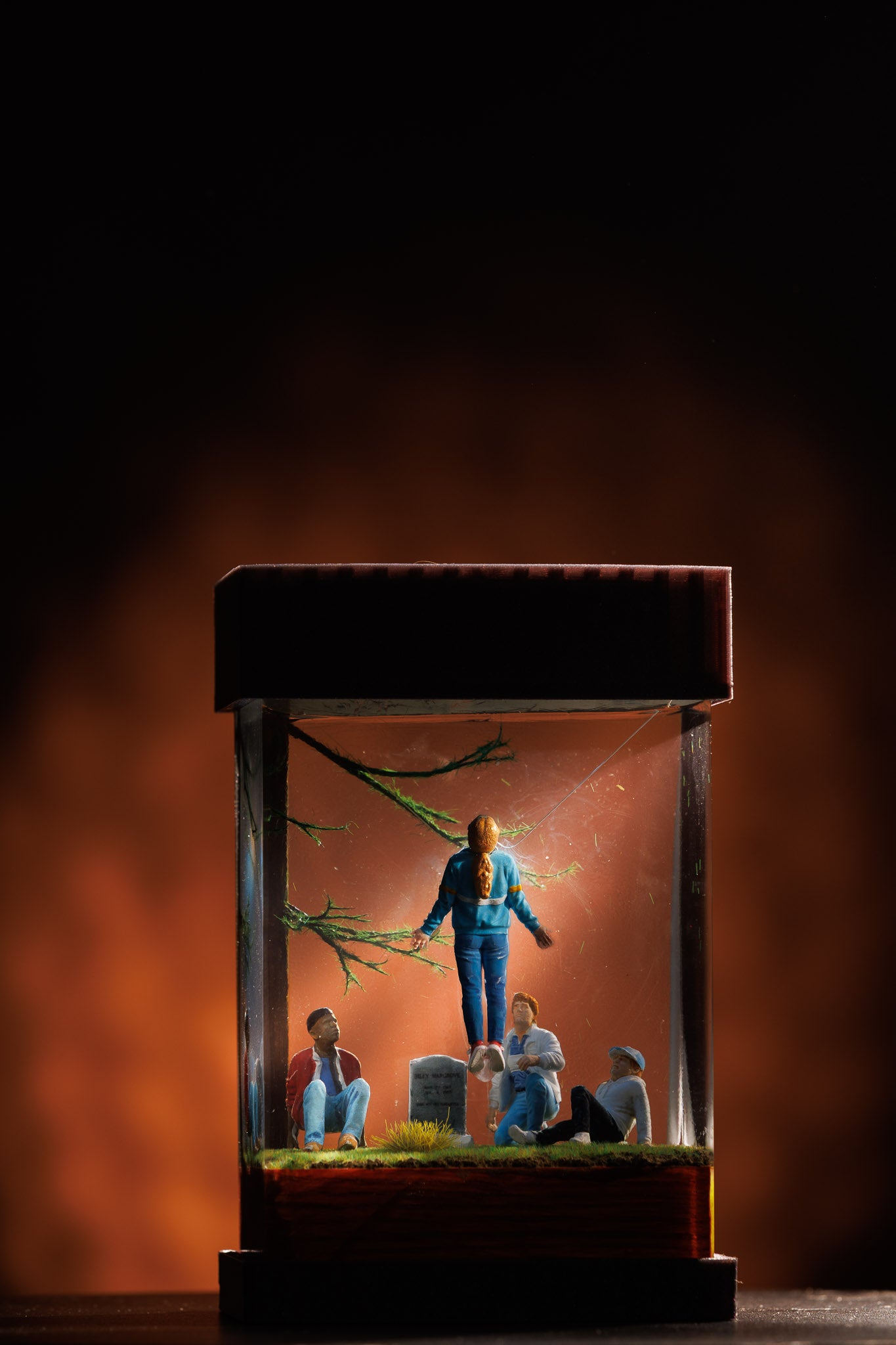 Miniature diorama Stranger things, Max Mayfield, with people around a grave in a glass epoxy lamp on a dark background,  gift for stranger things fans